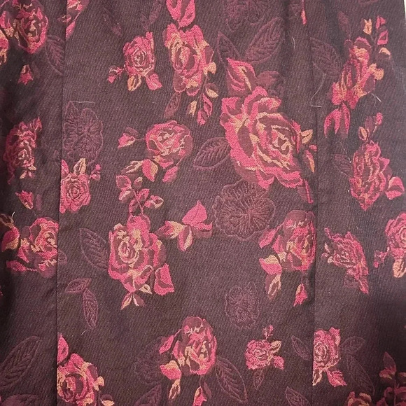 White House Black Market WHBM | Burgundy Floral Pencil Skirt | Size 6 - Picture 3 of 9